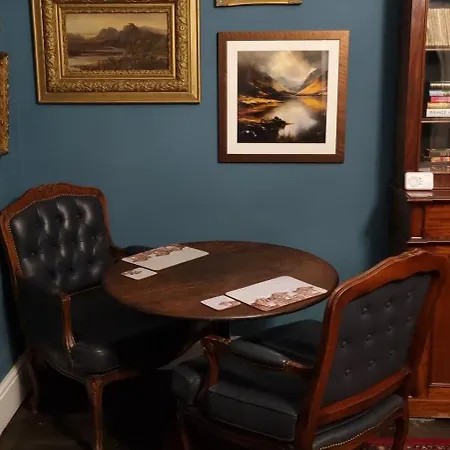 לינה וארוחת בוקר Ivy הוקסהד